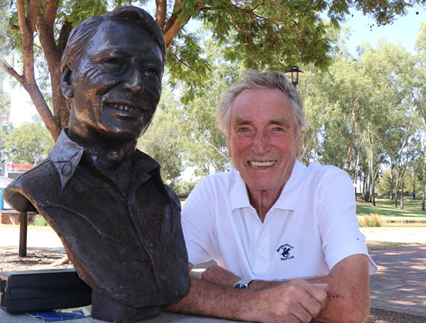 Frank Ifield with the newly unveiled bust